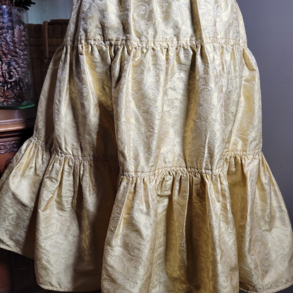 BLAIR DELMONICO 100% SILK GOLD SCROLL PRINT TIERED SKIRT - Picture 2 of 7